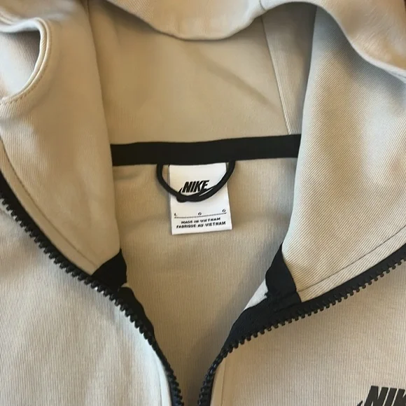 Nike Tech Men's Fleece Windrunner Full-Zip Jacket - Picture 3 of 9